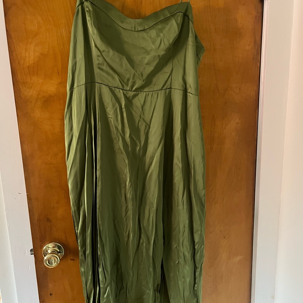 Abercrombie & Fitch Green Satin Midi Dress - Picture 2 of 5